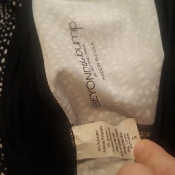 Beyond Yoga beyond the bump black dot leggings - Picture 7 of 7